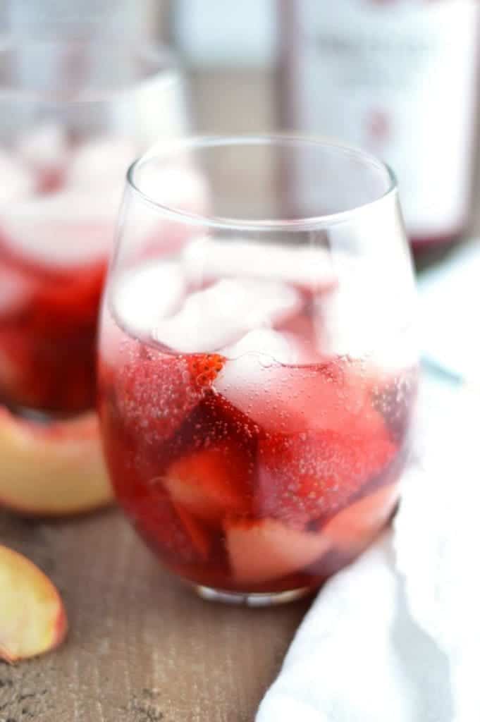 Strawberry Peach Spritzers from What The Fork Food Blog | @WhatTheForkBlog | whattheforkfoodblog.com
