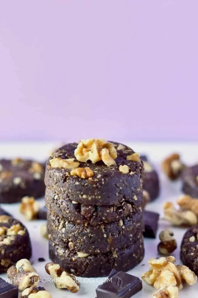 No Bake Gluten Free Chocolate Walnut Cookies (dairy free + naturally sweetened). Recipe from @whattheforkblog | whattheforkfoodblog.com
