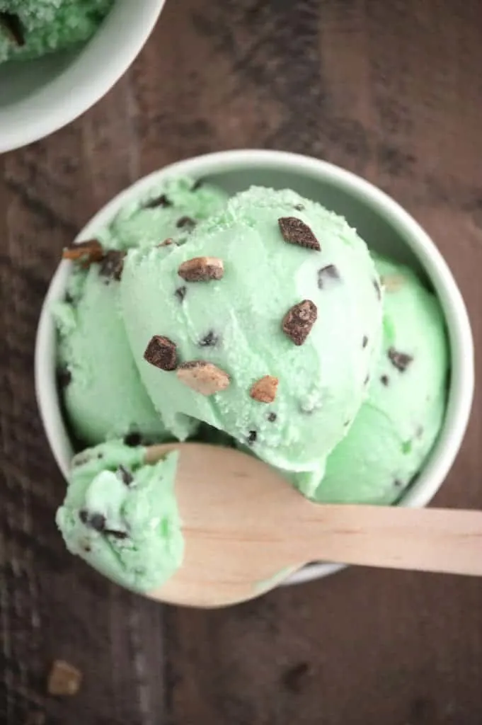 Andes Mint Chip Ice Cream from What The Fork Food Blog | @WhatTheForkBlog | whattheforkfoodblog.com