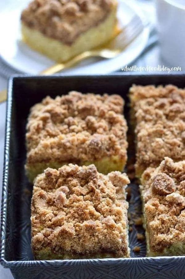 Gluten Free Cinnamon Coffee Cake is perfect for breakfast of brunch any time of the year. (gluten free and dairy free) | Recipe from @whattheforkblog | whattheforkfoodblog.com