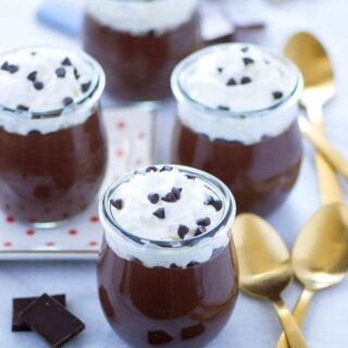 Easy recipe for Baileys Chocolate Pudding (egg free). This no-bake dessert is perfect for St. Patrick's Day. Gluten free dessert recipe from @whattheforkblog | whattheforkfoodblog.com | St. Patrick's Day recipes | easy dessert recipes | chocolate recipes | recipes with Baileys Irish Cream