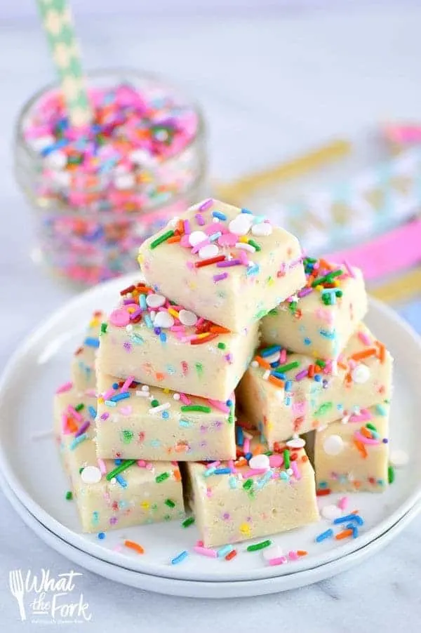 Gluten Free Cake Batter Fudge recipe from @whattheforkblog | whattheforkfoodblog.com | Funfetti | gluten free desserts | no-bake dessert recipes | easy fudge recipes | cake mix hacks