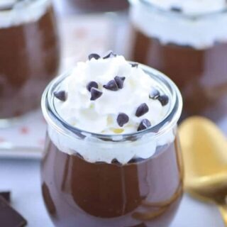 Easy recipe for Baileys Chocolate Pudding (egg free). This no-bake dessert is perfect for St. Patrick's Day. Gluten free dessert recipe from @whattheforkblog | whattheforkfoodblog.com | St. Patrick's Day recipes | easy dessert recipes | chocolate recipes | recipes with Baileys Irish Cream | how to make chocolate pudding | pudding recipes | pudding made with cornstarch | homemade pudding