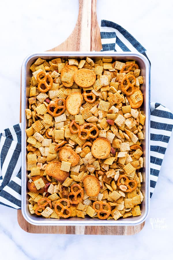 Everybody’s favorite party snack is now gluten free! This gluten free Chex Mix recipe is easy to make and there’s even a dairy free option! This snack mix is great for any kind of party, game day snacks, tailgating, or school snacks. It makes a TON too! Easy gluten free snack recipe from @whattheforkblog - visit whattheforkfoodblog.com for more! #glutenfree #ChexMix #snackmix #glutenfreefood #glutenfreerecipes #easyrecipes #snacks #snackrecipes #homemade #partyfood