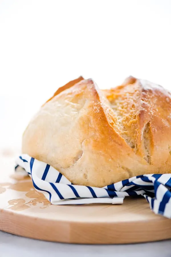 Cool experiment. Same recipe. Metal vs Glass pan. Bread stuck to